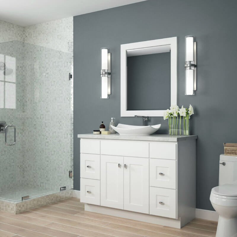 Cabinet Bay Shaker White Kitchen | CabinetSelect.com
