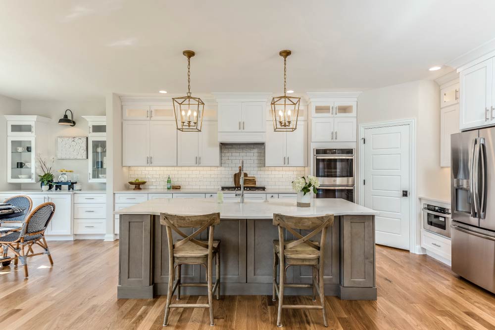 Shaker White Cabinets Natural Island | Kitchen Design Inspiration | Cabinetselect.com
