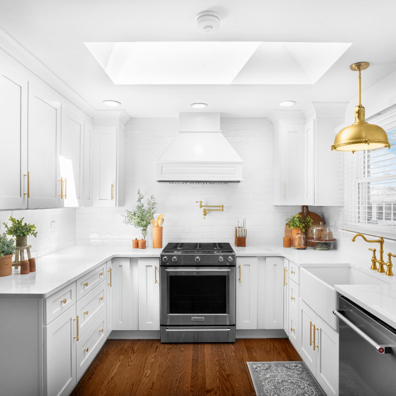 Ice White Shaker Kitchen Cabinets | CabinetSelect.com